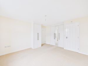 Bedroom- click for photo gallery